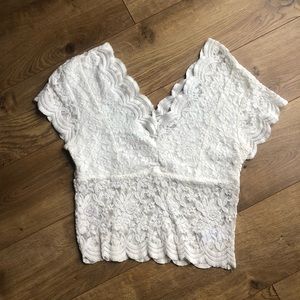 She + Sky Cropped Lace Capped Sleeve Top